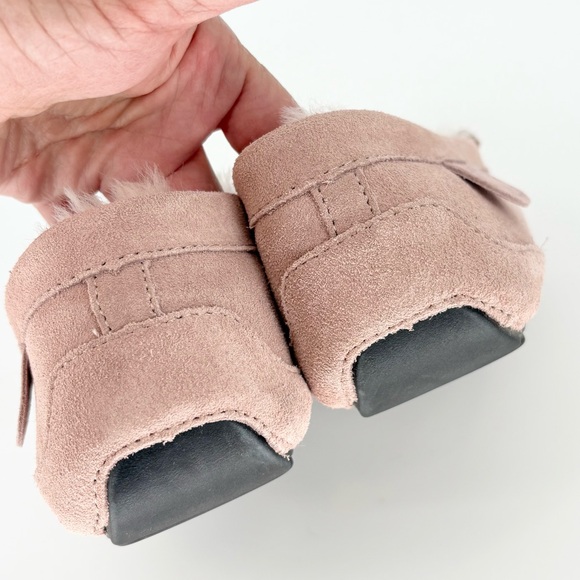 Fireside by Dearfoams Mel Genuine Shearling Moccasin in Dusty Pink - Picture 14 of 16